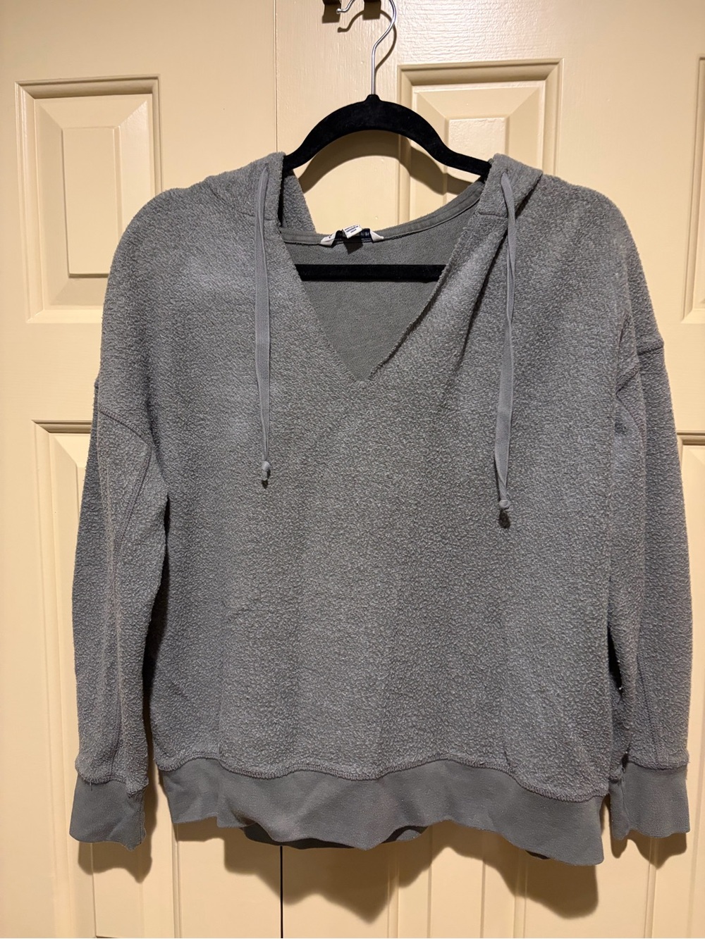 American Eagle Outfitters Green V-Neck Hooded Pullover